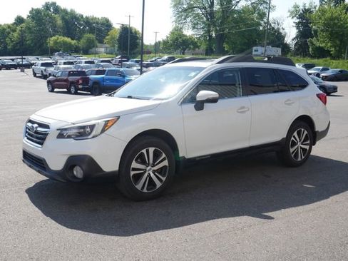 Used 2018 Subaru Outback 2.5i Limited AWD/4WD image 2