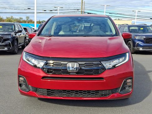 Certified 2025 Honda Odyssey Touring image 2