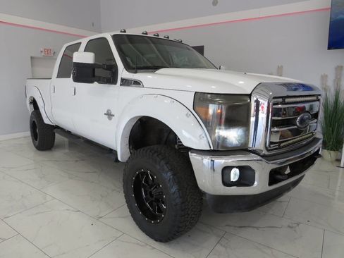 Used 2015 Ford F250 Lariat w/ Lariat Ultimate Package image 2