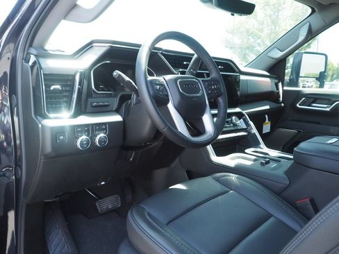 Used 2026 GMC Sierra 3500 Denali w/ Technology Package AWD/4WD image 13
