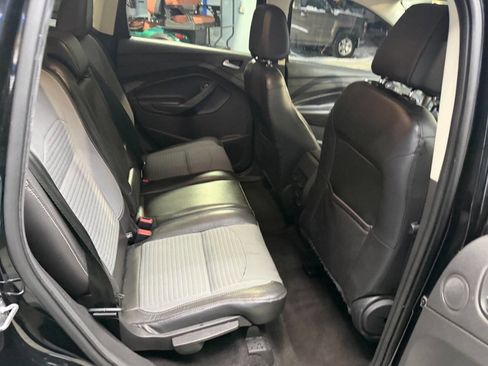 Used 2017 Ford Escape SE w/ Equipment Group 201A image 18