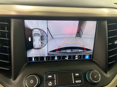 Used 2023 GMC Acadia Denali w/ Denali Ultimate Package AWD/4WD image 16