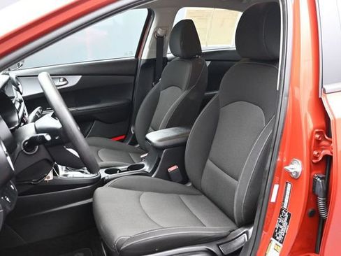 Used 2023 Kia Forte LXS FWD image 5