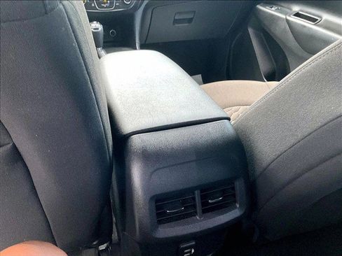 Used 2019 Chevrolet Equinox LT FWD image 23
