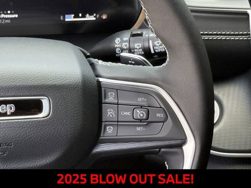 New 2025 Jeep Grand Cherokee L Altitude image 14