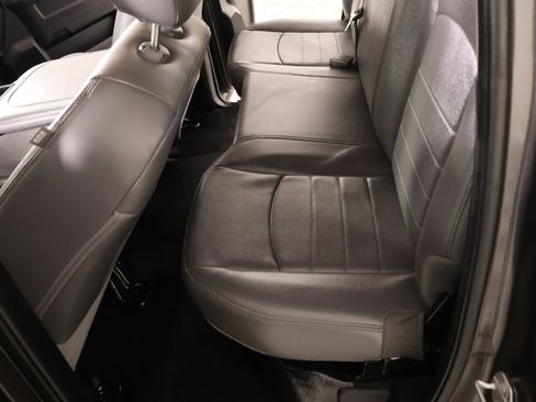 Used 2020 RAM 1500 Tradesman w/ Chrome Appearance Group RWD image 11