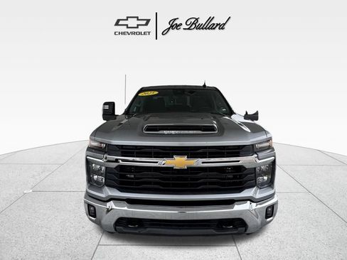 Used 2025 Chevrolet Silverado 2500 LT w/ Convenience Package AWD/4WD image 3