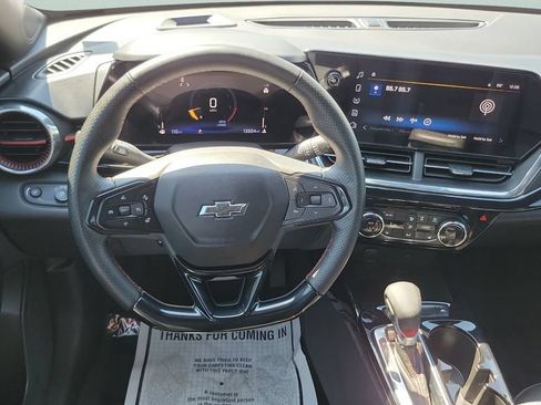 Used 2025 Chevrolet Trax RS w/ Driver Confidence Package FWD image 12