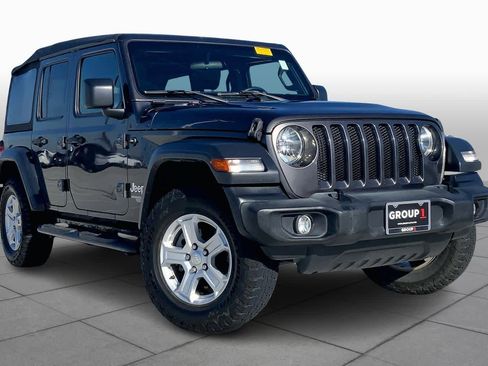 Used 2019 Jeep Wrangler Unlimited Sport S AWD/4WD image 3