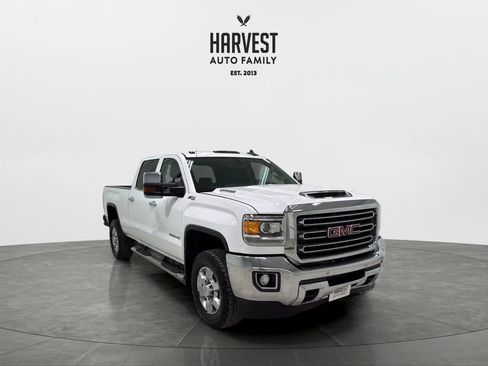 Used 2019 GMC Sierra 2500 SLT w/ Duramax Plus Package AWD/4WD image 10