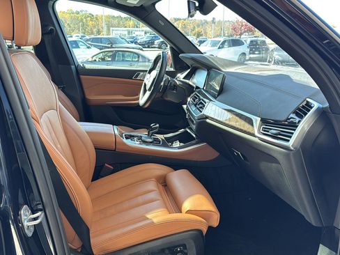 Used 2022 BMW X5 xDrive40i w/ M Sport Package image 9