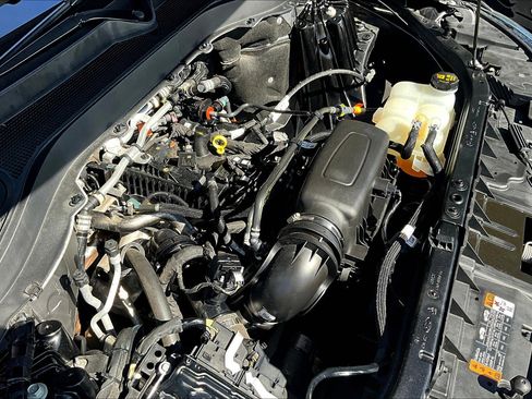 Used 2022 Ford Explorer XLT w/ Equipment Group 202A image 30