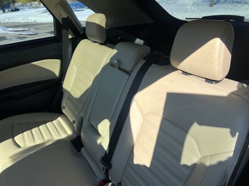 Used 2023 Ford Edge SEL image 24