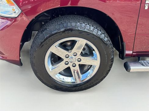 Used 2016 RAM 1500 Express RWD image 28