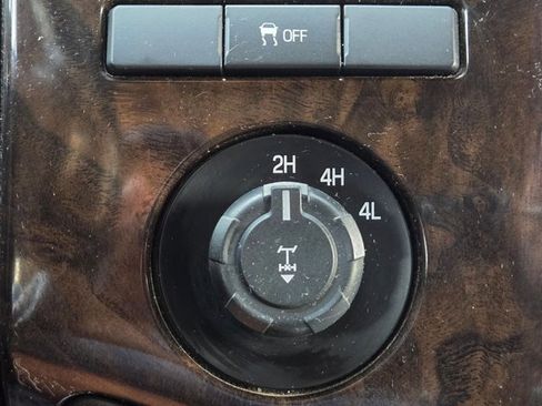 Used 2013 Ford F250 Platinum w/ Platinum Pkg image 18