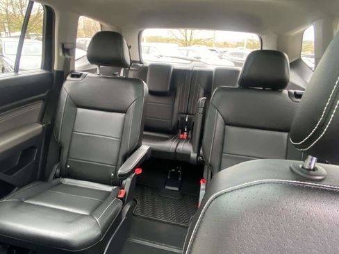 Certified 2022 Volkswagen Atlas SEL R-Line AWD/4WD image 27