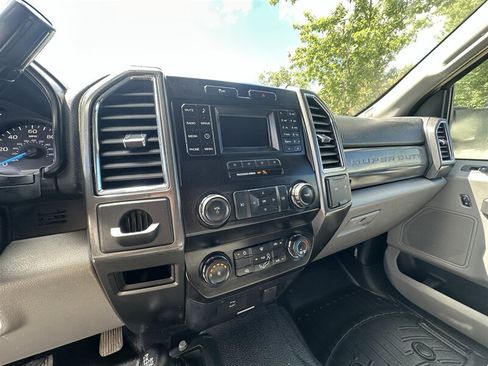 Used 2017 Ford F550 4x4 SuperCab Super Duty w/ XLT Value Package image 14