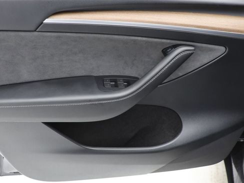 Used 2024 Tesla Model Y Long Range image 14