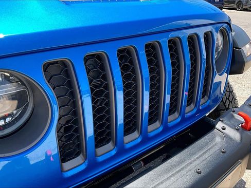 Used 2023 Jeep Gladiator Mojave w/ Cold Weather Group AWD/4WD image 25