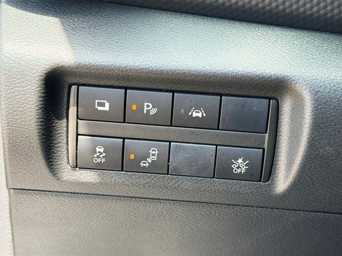 Used 2023 Nissan Kicks S FWD image 32