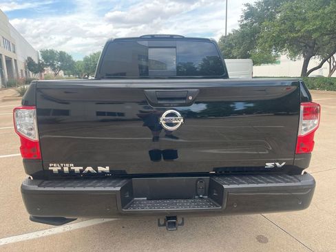 Used 2021 Nissan Titan SV w/ SV Convenience Package RWD image 8