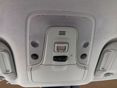 Used 2020 Toyota Prius Prime XLE FWD image 35