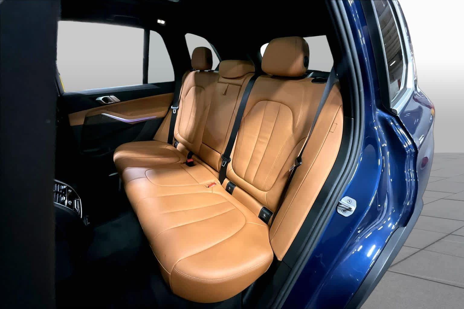 Used 2022 BMW X5 xDrive40i w/ Premium Package AWD/4WD image 21