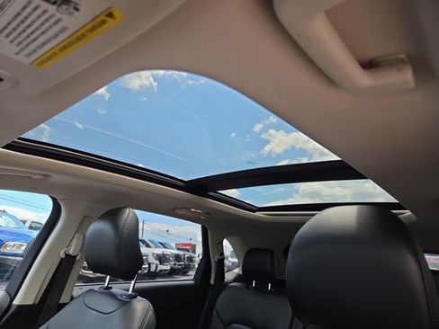 Used 2018 Ford Edge SEL w/ Equipment Group 201A AWD/4WD image 9