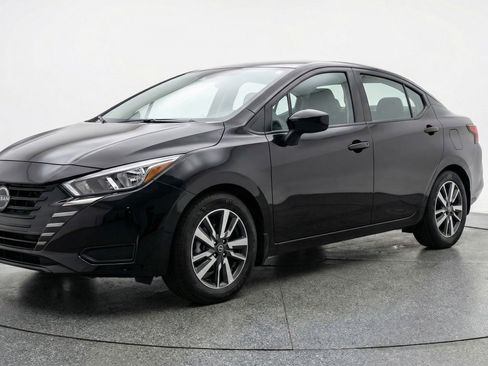 Used 2025 Nissan Versa SV FWD image 3