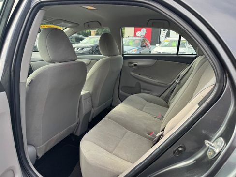 Used 2012 Toyota Corolla L FWD image 12