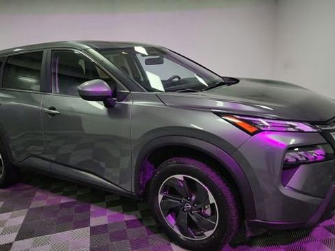 Used 2024 Nissan Rogue SV AWD/4WD image 1