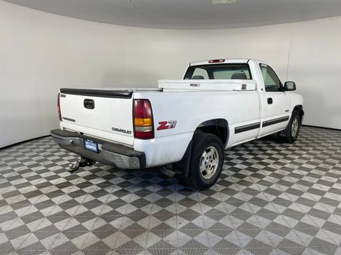 Used 2000 Chevrolet Silverado 1500 LS w/ Off-Road Chassis Pkg AWD/4WD image 16