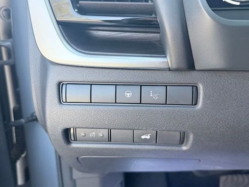 Used 2022 Nissan Rogue Platinum w/ Head-Up Display Package image 22