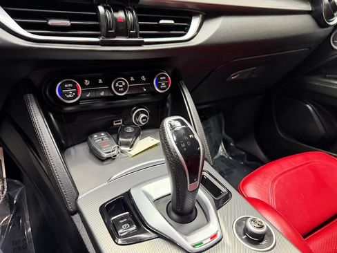 Used 2024 Alfa Romeo Stelvio Veloce AWD/4WD image 26