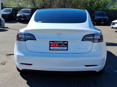 Used 2022 Tesla Model 3 Long Range AWD/4WD image 5