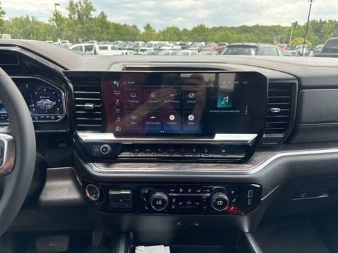 Used 2024 Chevrolet Silverado 1500 LTZ w/ LTZ Premium Package AWD/4WD image 30