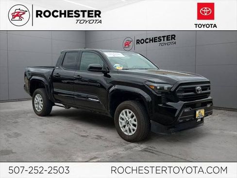 Certified 2025 Toyota Tacoma SR5 AWD/4WD image 31