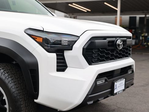 Used 2024 Toyota Tacoma TRD Off-Road AWD/4WD image 7