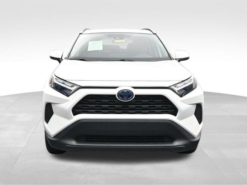 Used 2022 Toyota RAV4 XLE w/ XLE Grade Weather Package AWD/4WD image 8