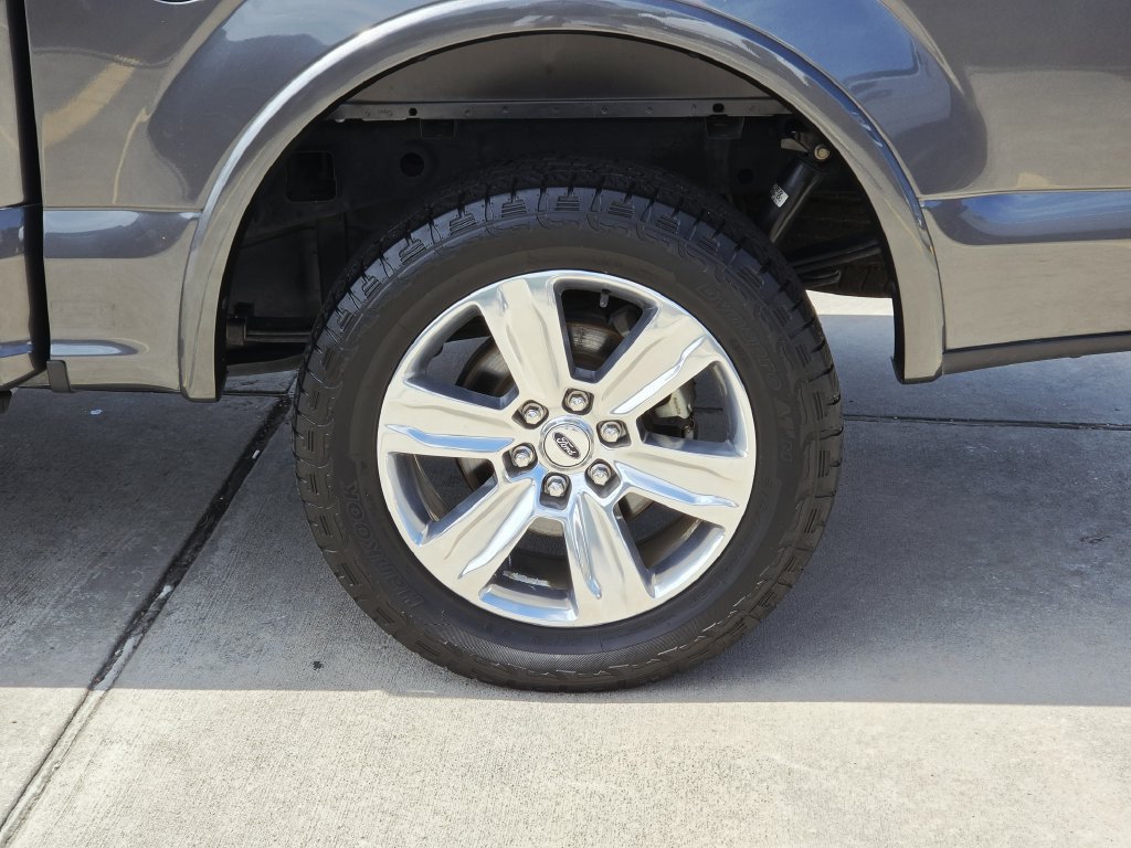 Used 2018 Ford F150 Platinum w/ Equipment Group 701A Luxury AWD/4WD image 8