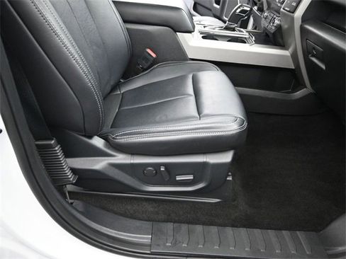 Certified 2019 Ford F150 Lariat w/ Equipment Group 502A Luxury image 31