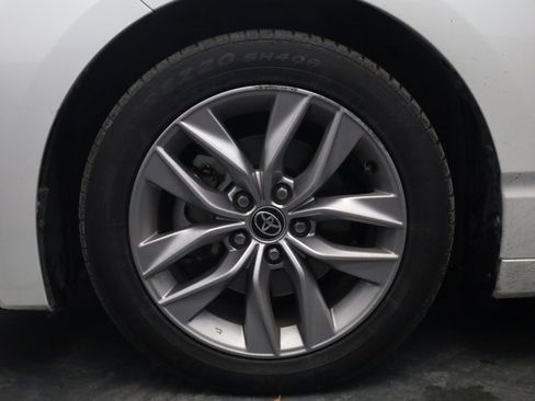 Used 2021 Toyota Avalon XLE w/ Carpet Mat Package (TMS) image 8