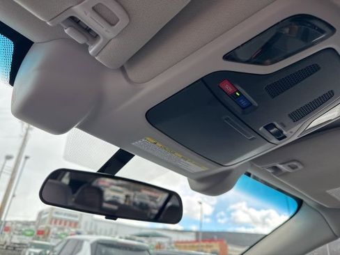 Used 2022 Subaru Outback Premium image 20