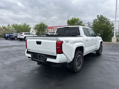 Used 2024 Toyota Tacoma TRD Sport w/ TRD Sport Upgrade Package AWD/4WD image 4