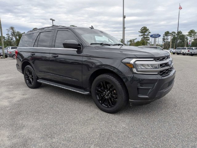 Used 2022 Ford Expedition XLT RWD image 2