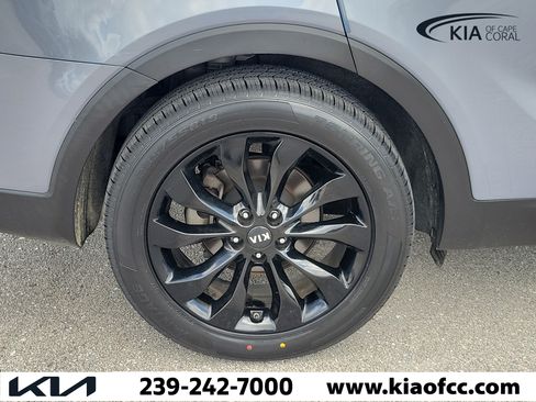 Used 2020 Kia Sorento S FWD image 9