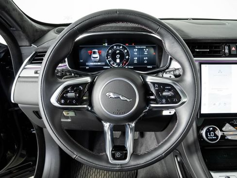 Used 2025 Jaguar F-PACE SVR AWD/4WD image 9
