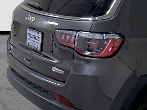 Used 2022 Jeep Compass Latitude w/ Sun and Sound Group AWD/4WD image 13