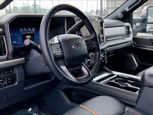 Used 2024 Ford F250 Platinum image 16