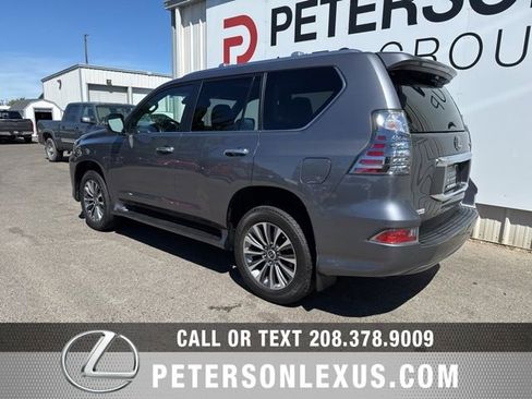 Used 2023 Lexus GX 460 Luxury w/ Off Road Package AWD/4WD image 6